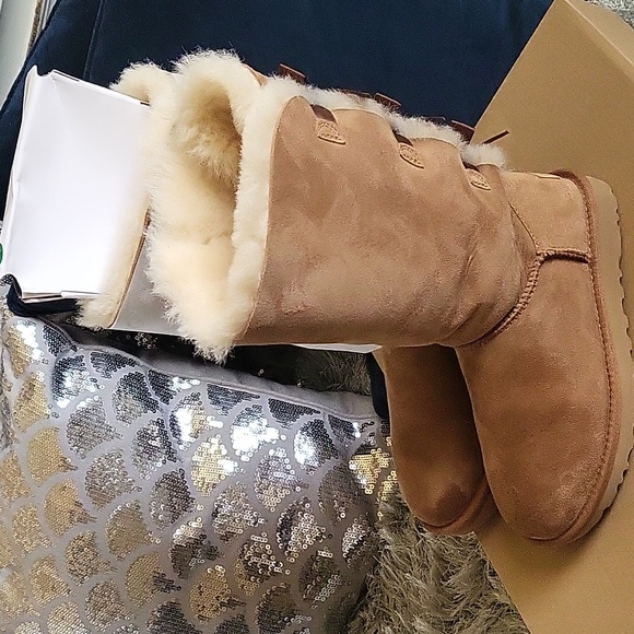 UGG Shoes - Ugg Bailey Bow Tall II boot